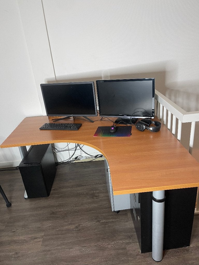 Bureau- een voor 60 euro of 4 x bureaus voor 210 euro, Ophalen, 160 cm, Hout, Hoekbureau