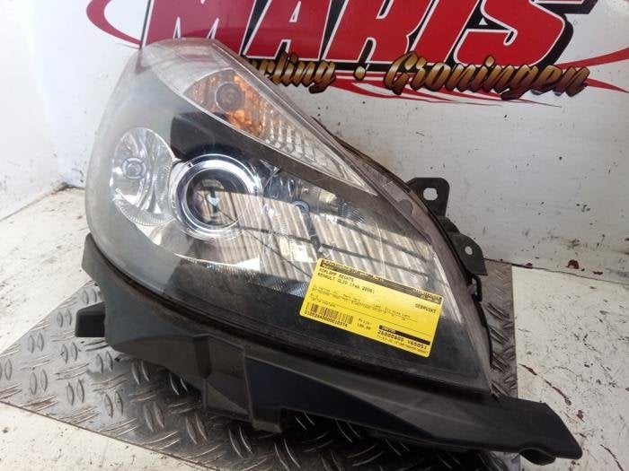 Koplamp rechts van een Renault Clio, Gebruikt, -, Renault, -