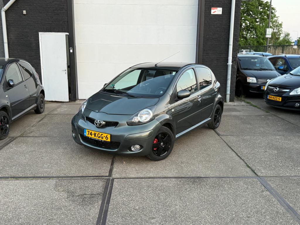 Toyota Aygo 1.0 12V Vvt-i 5DRS ( Airco/Nap/Nieuwe Apk), Auto's, Voorwielaandrijving, 4 stoelen, 68 pk, Origineel Nederlands