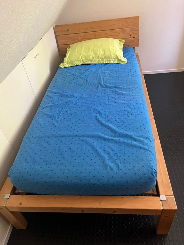 Lundia bed, Ophalen, Zo goed als nieuw, Hout, 140 cm