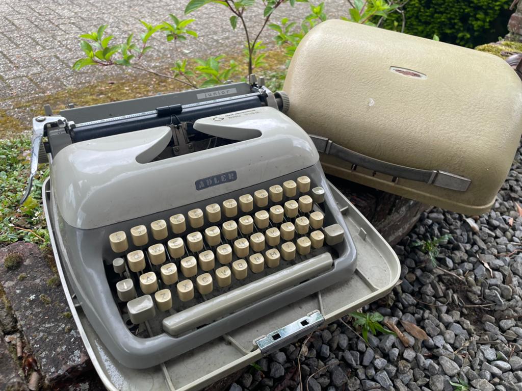 Vintage Adler Junior Typemachine (met koffer), Diversen, Typemachines, Ophalen, Gebruikt