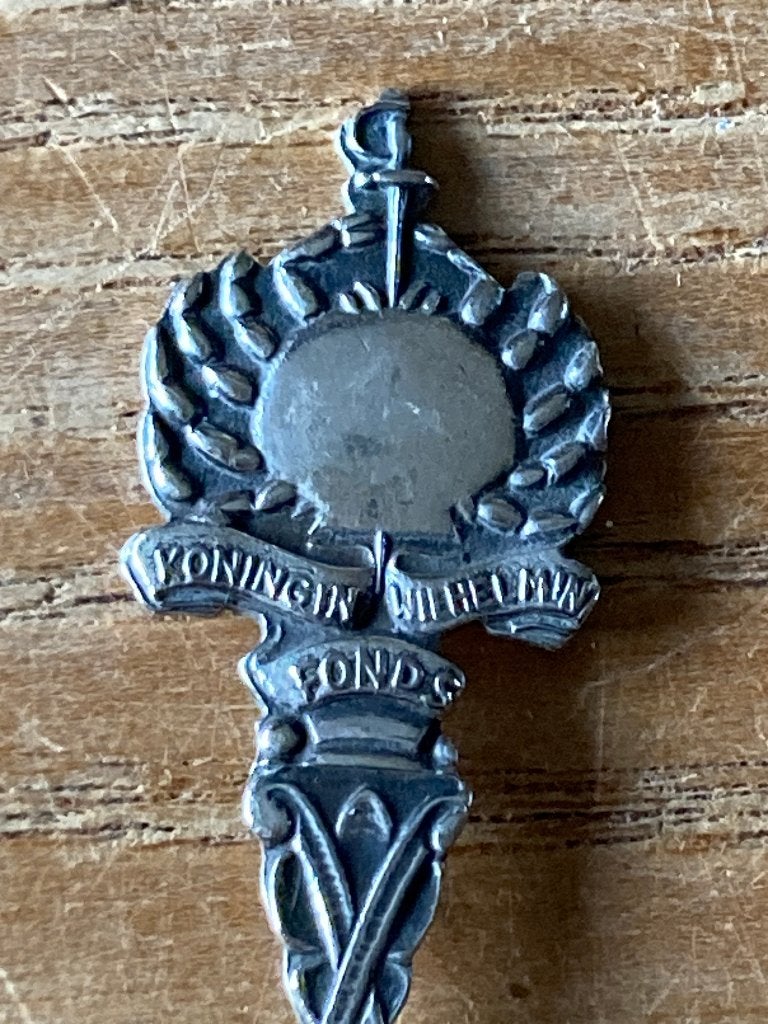 Vintage verzilverde suikerlepel koningin Wilhelmina Fonds, Ophalen of Verzenden