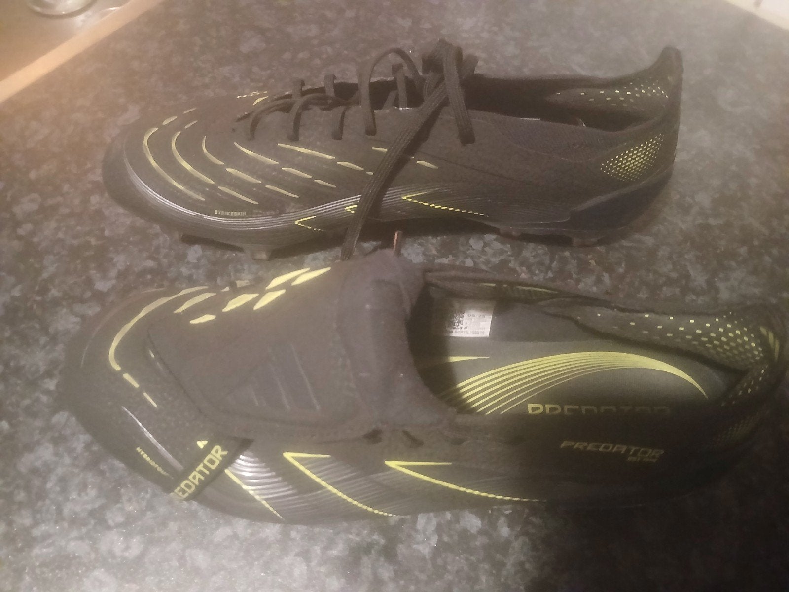 voetbal schoenen  adidas predator, Maat XS of kleiner, Ophalen of Verzenden, Zo goed als nieuw, Schoenen
