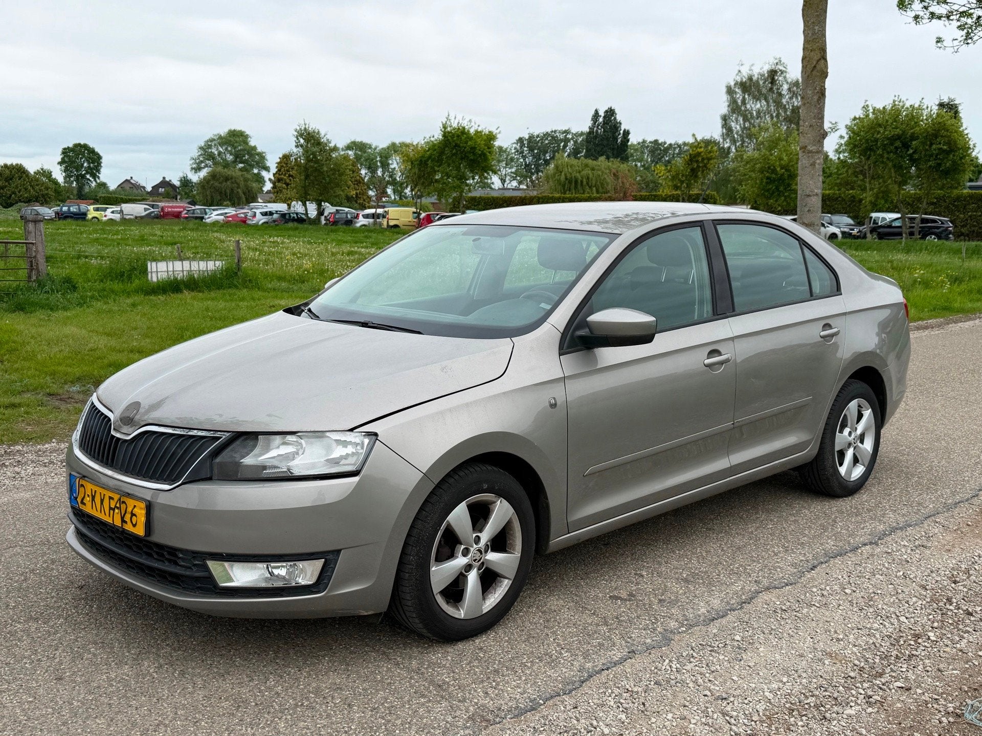 Skoda Rapid 1.2 TSI Greentech Elegance LEES TEKST APK 05-202, Auto's, Skoda, Voorwielaandrijving, Euro 5, Gebruikt, Zwart
