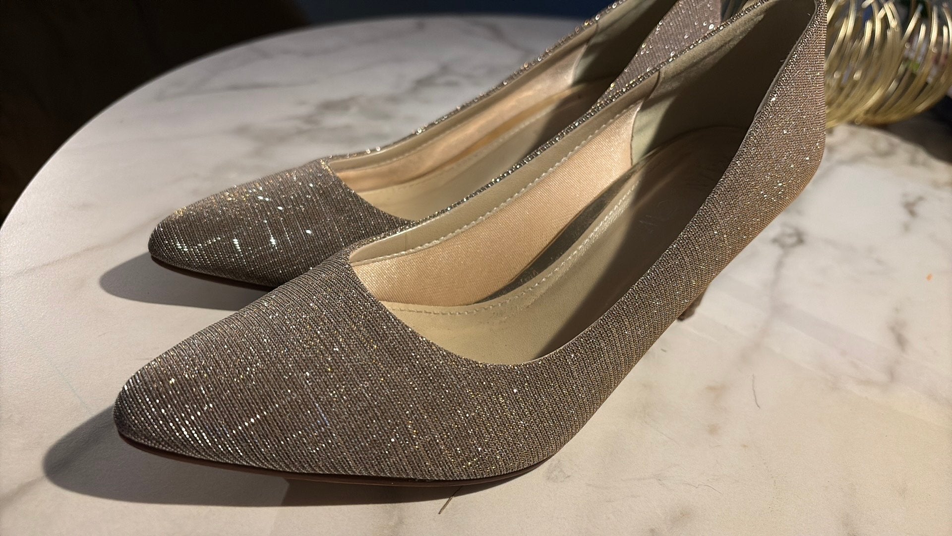 Rainbow pumps goudkleurig, maat 39,5, Ophalen, Rainbow, Pumps, Overige kleuren