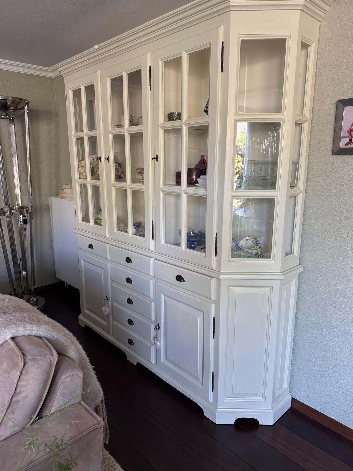 Brocante/Landelijke vitrine kast in crème wit 220 x220x45cm, Huis en Inrichting, Ophalen, Gebruikt, Met lade(s), 200 cm of meer