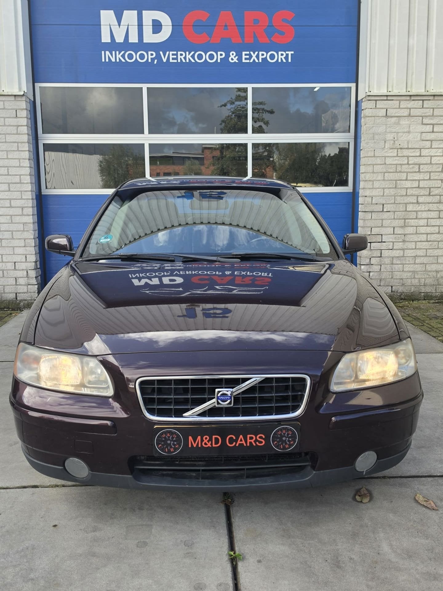 Volvo S60 2.4D Edition II NAP/AUTOMAAT/AIRCO/TREKHAAK/CARPLA, Auto's, Dealer onderhouden, Gebruikt, Zwart, Overige kleuren