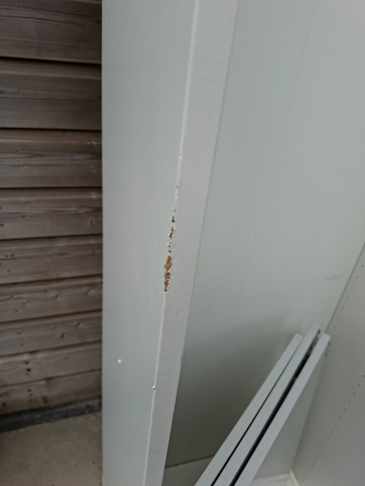 Foto 3 van IKEA BESTÅ kast  met 3 grijze glans deuren en planke