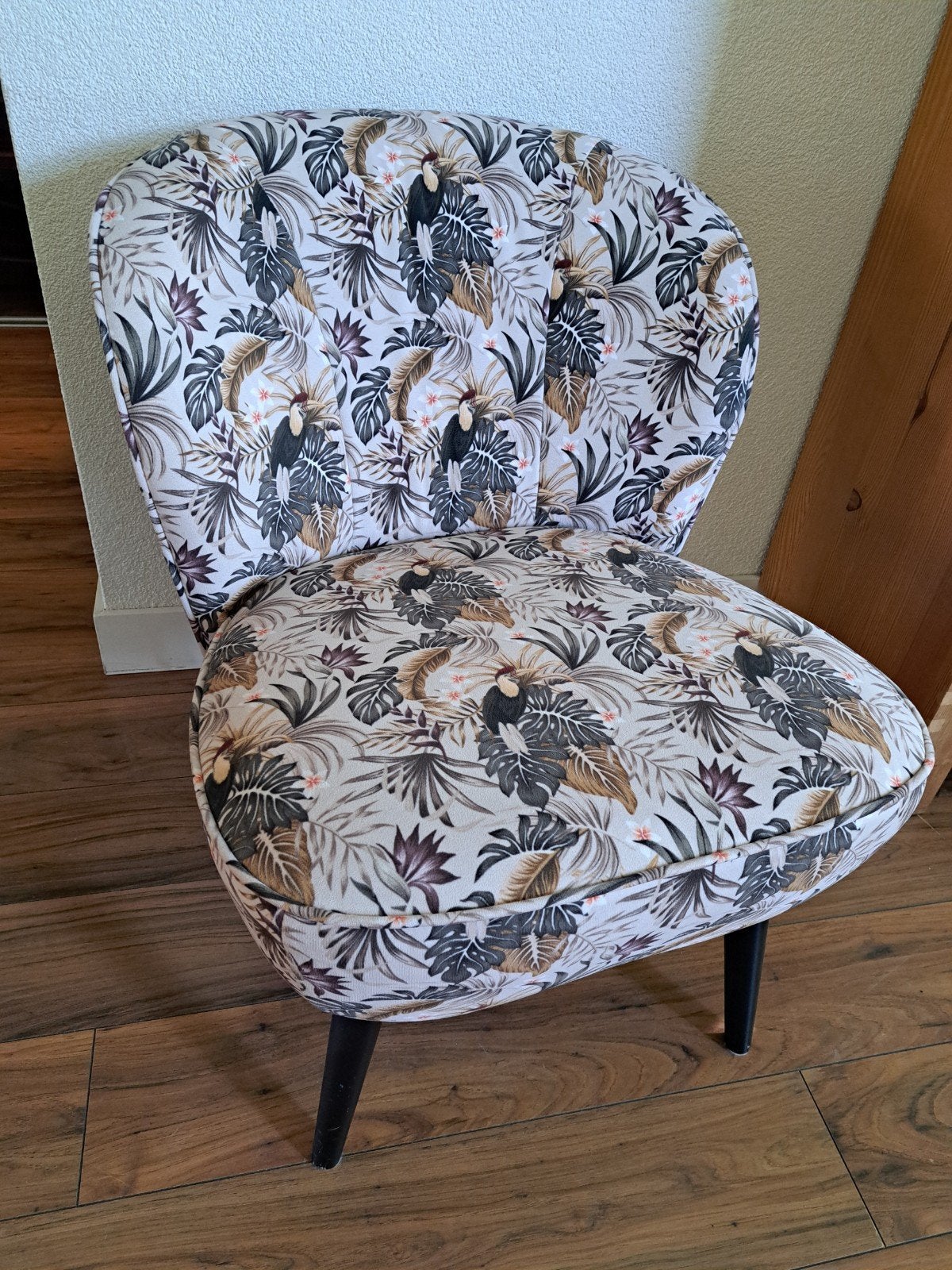 Decoratieve fauteuil met tropische print, Huis en Inrichting, Stoelen, Ophalen, Gebruikt, Overige kleuren, Tropisch, Modern