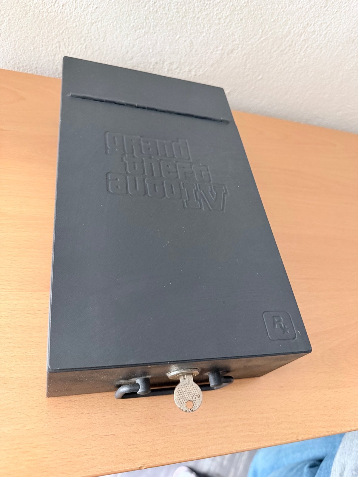 GTA IV Special Edition Metalen Kluisje, Verzamelen, Ophalen of Verzenden, Zo goed als nieuw