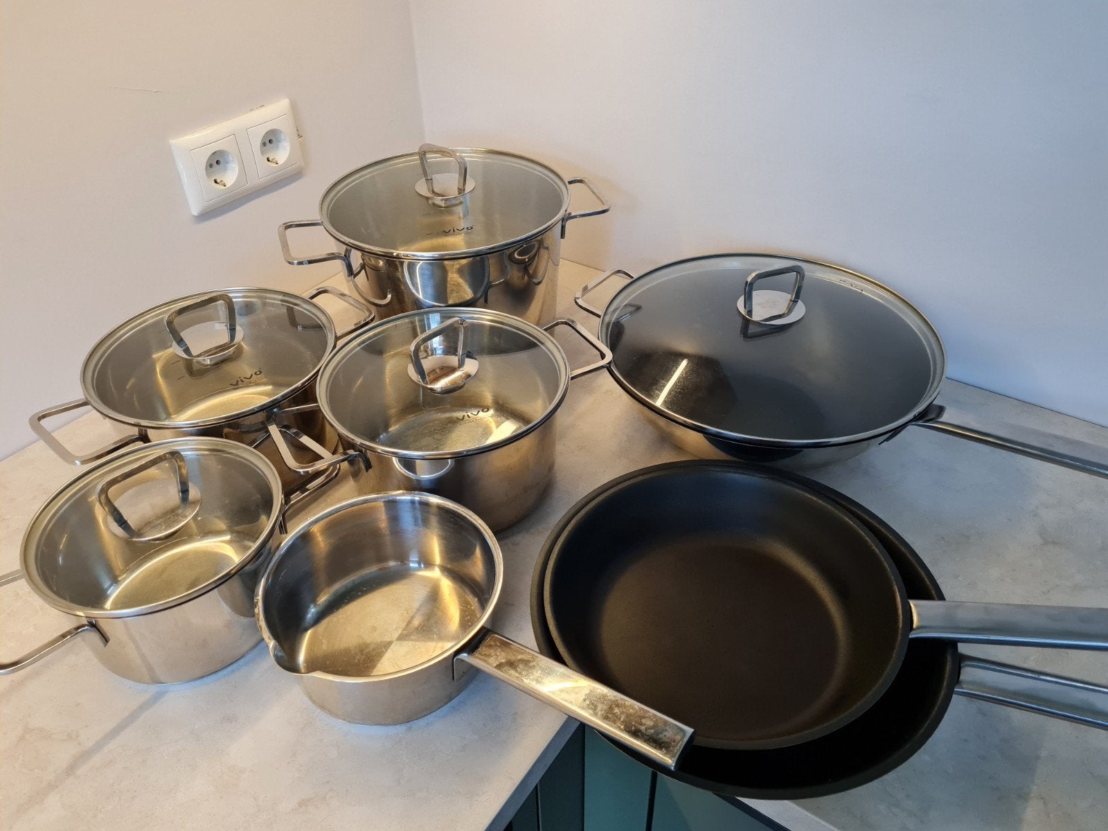 Complete pannenset - Vivo, Huis en Inrichting, Keuken | Potten en Pannen, Ophalen, Gebruikt, Rvs, Pannenset