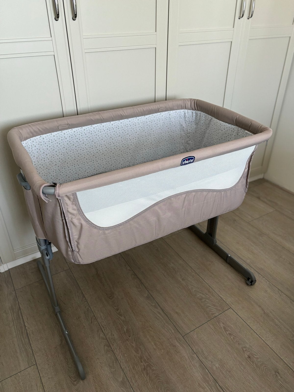 Chicco Next2Me Co-Sleeper Wieg met Hoeslaken en Reistas, Ophalen, Zo goed als nieuw, Wieg