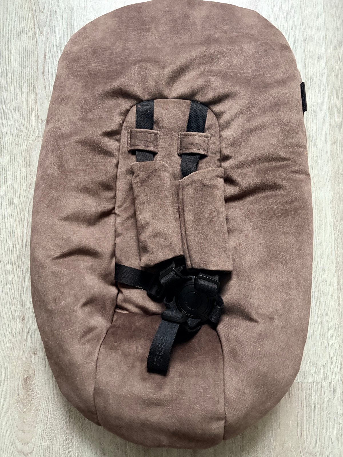 Kidsmill Up! Newborn kussen - Chenille - Bruin, Ophalen, Zo goed als nieuw