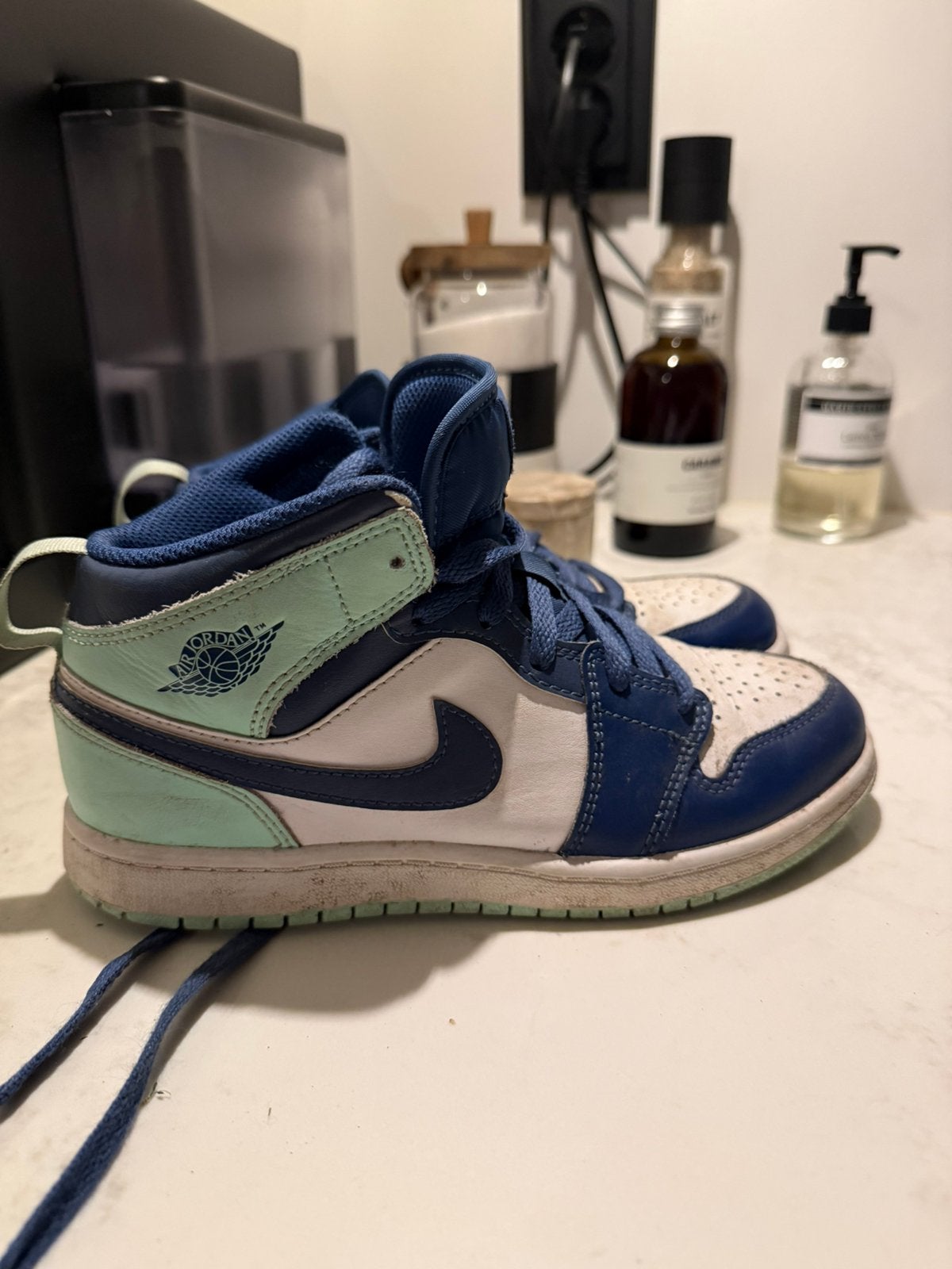 Nike Air Jordan 1 Mid GS Mystic Navy Mint Foam 35, Jongen of Meisje, Schoenen, Ophalen of Verzenden, Zo goed als nieuw