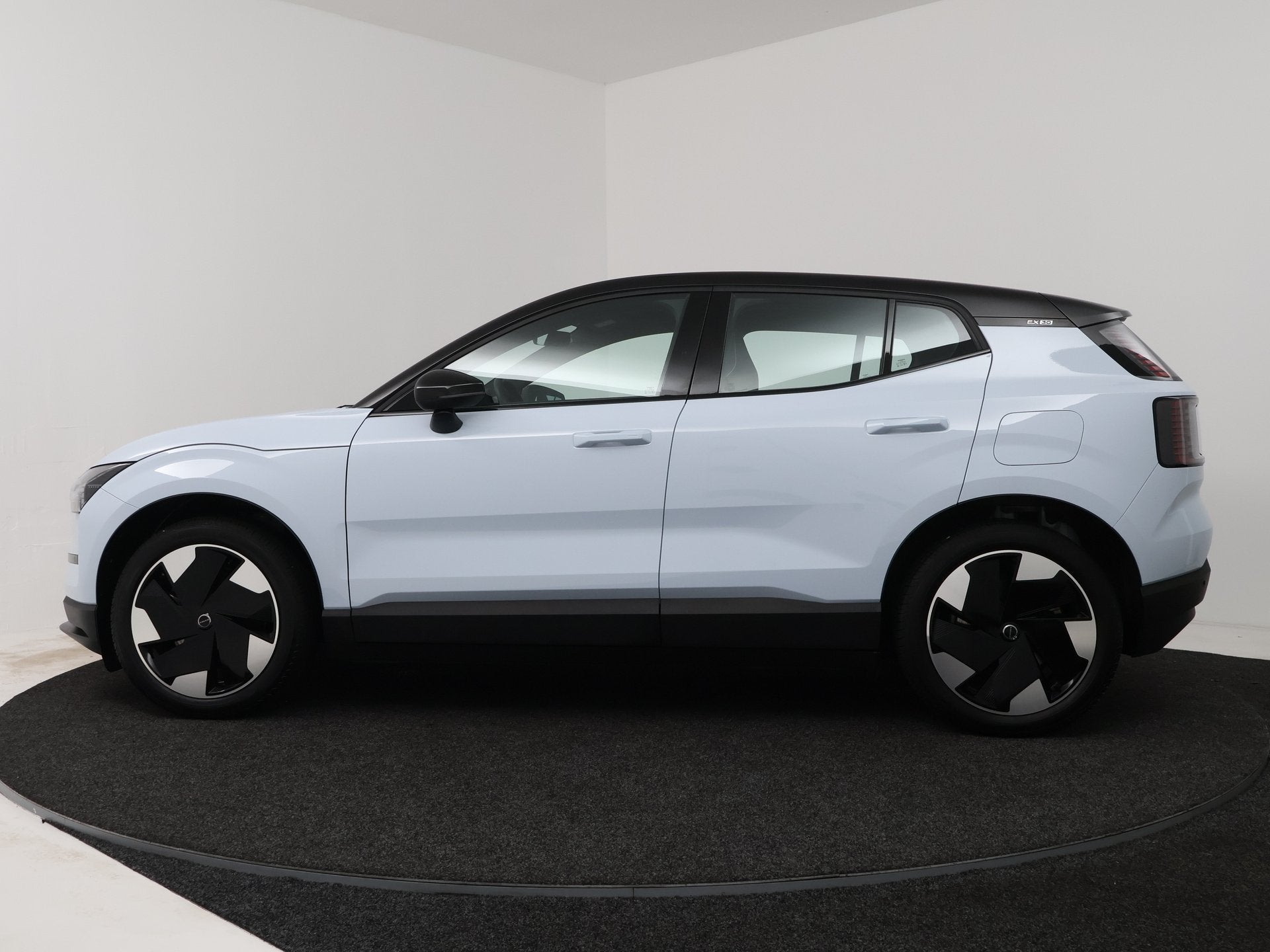 Volvo EX30 Single Motor Extended Range Plus 69 kWh | Harman, Auto's, Automaat, Gebruikt, Zwart, Blauw