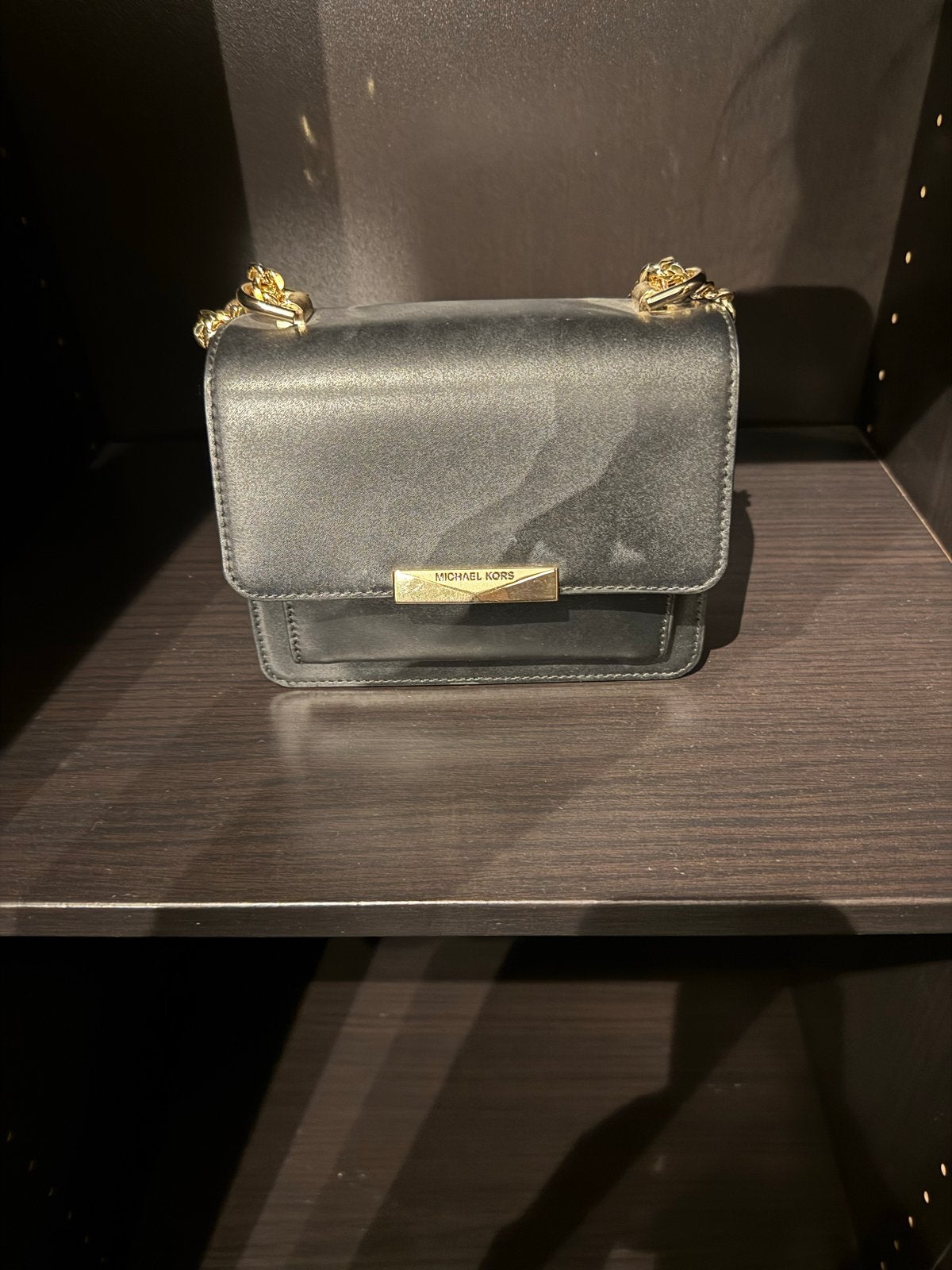 Michael Kors Zwarte Crossbody Tas met Gouden Hardware, Ophalen, Gebruikt, Zwart, Schoudertasje
