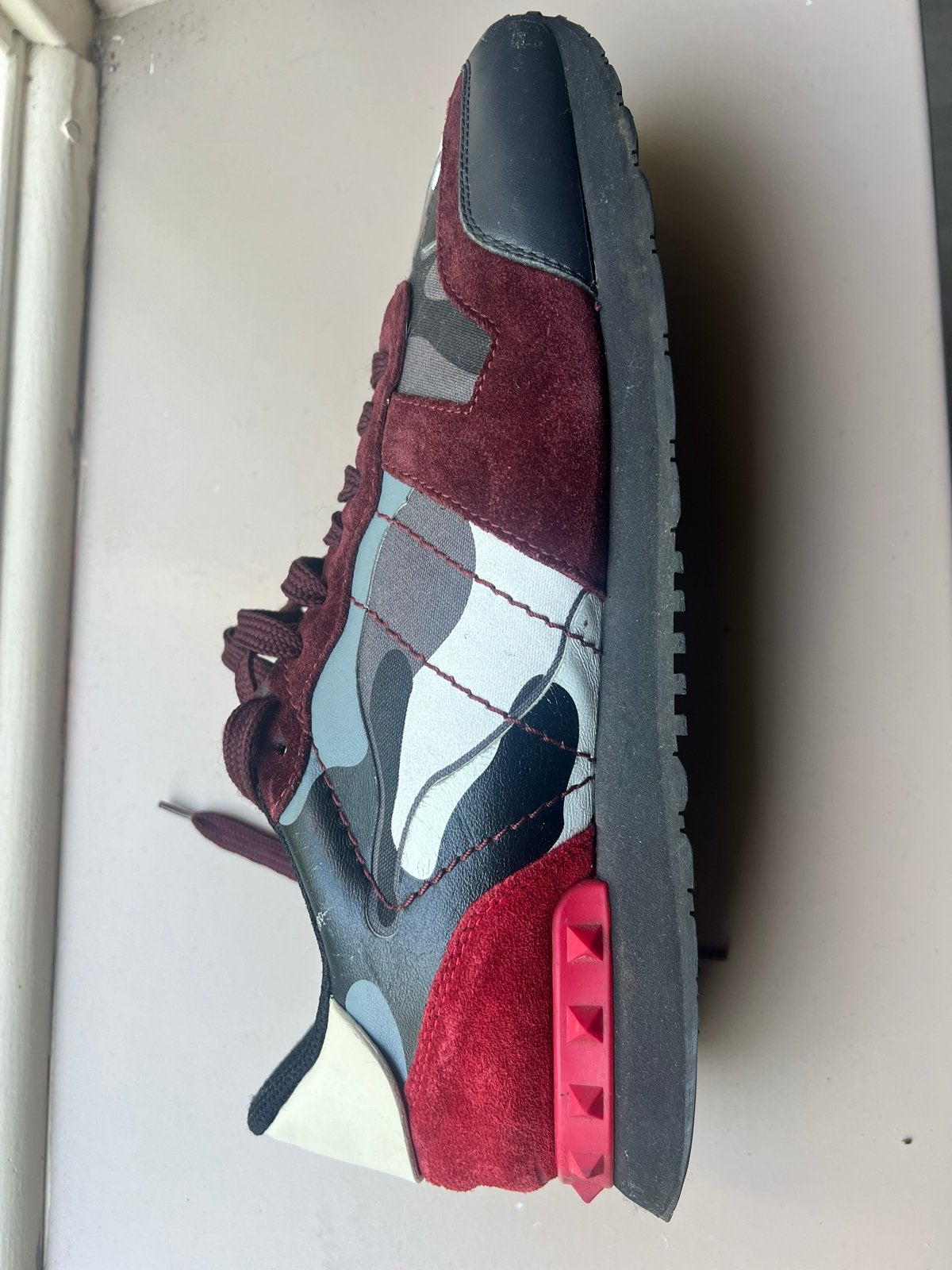 Valentino Garavani Camouflage Sneakers - Maat 43, Kleding | Heren, Schoenen, Ophalen of Verzenden, Gedragen, Overige kleuren, Sneakers of Gympen