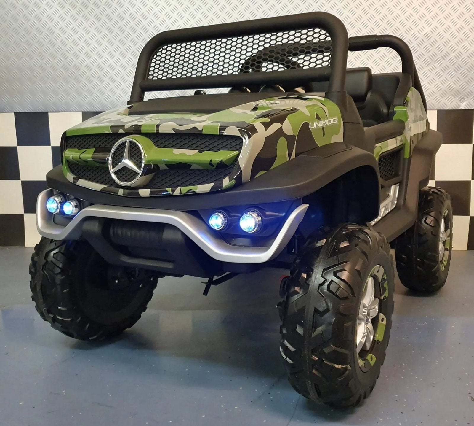 Mercedes-Benz Unimog 2 persoons Kinderauto Camouflage, Zo goed als nieuw
