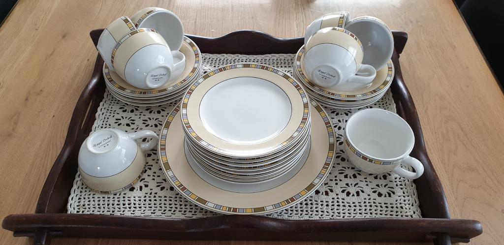 Royal Orchid kop en schotels + gebakstel - 8 delig, Huis en Inrichting, Keuken | Servies, Nieuw, Kop(pen) en/of Schotel(s), Overige stijlen