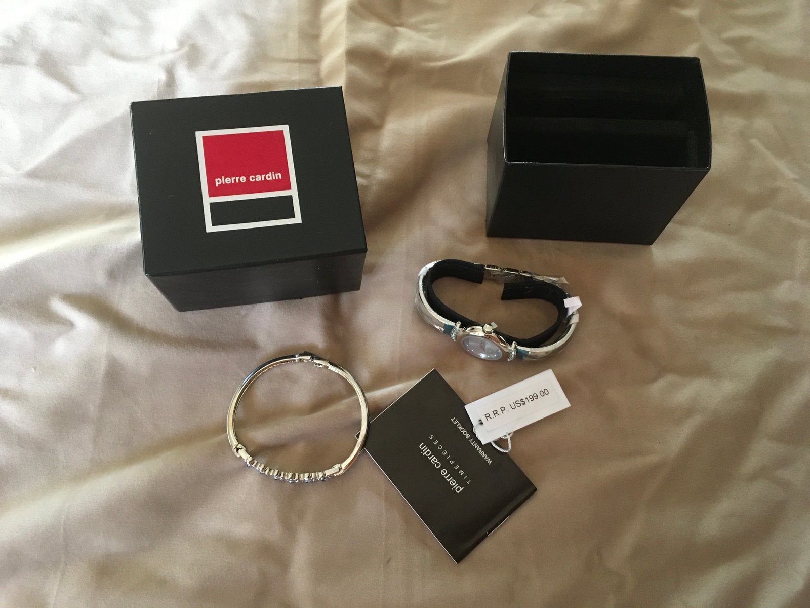 Pierre Cardin dameshorloge met bijpassende armband , nieuw, Verzenden, Zo goed als nieuw, Staal, Overige merken