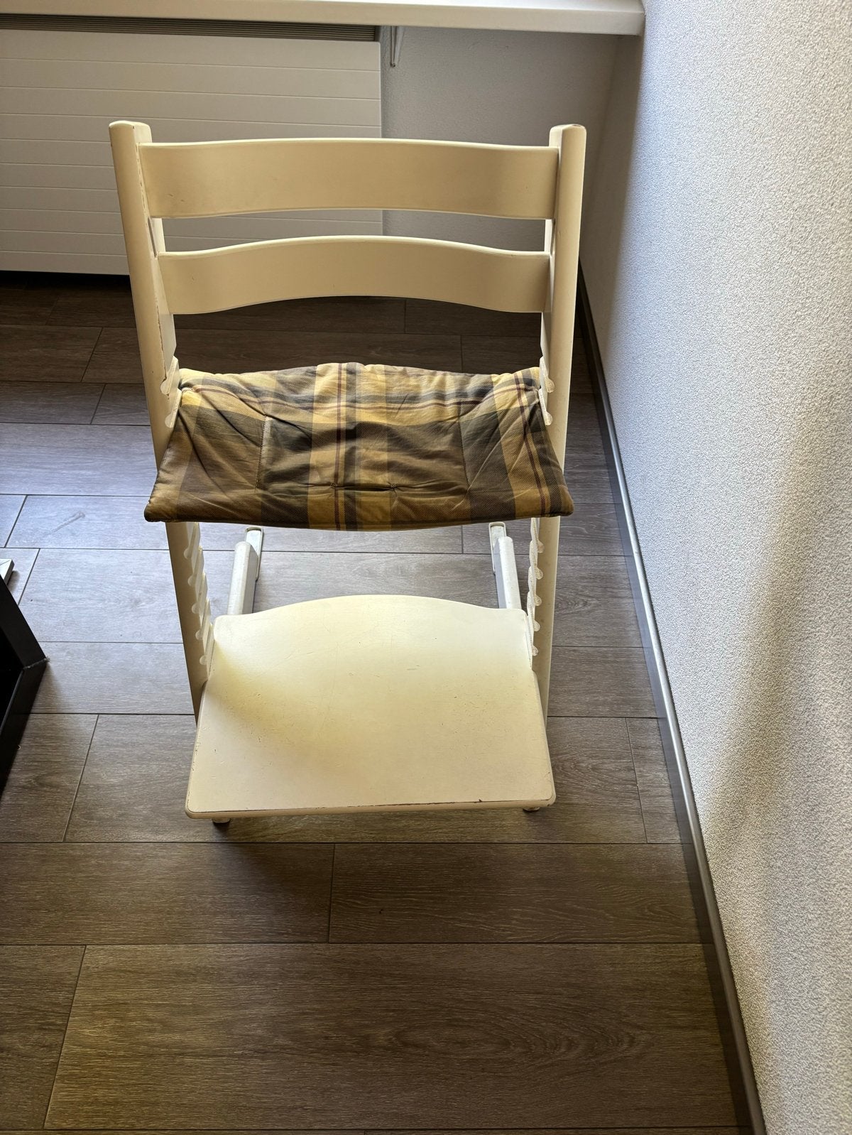 Stokke Tripp Trapp stoel met baby set, kussens en harnas, Ophalen, Gebruikt, Meegroeistoel, Gordel(s)