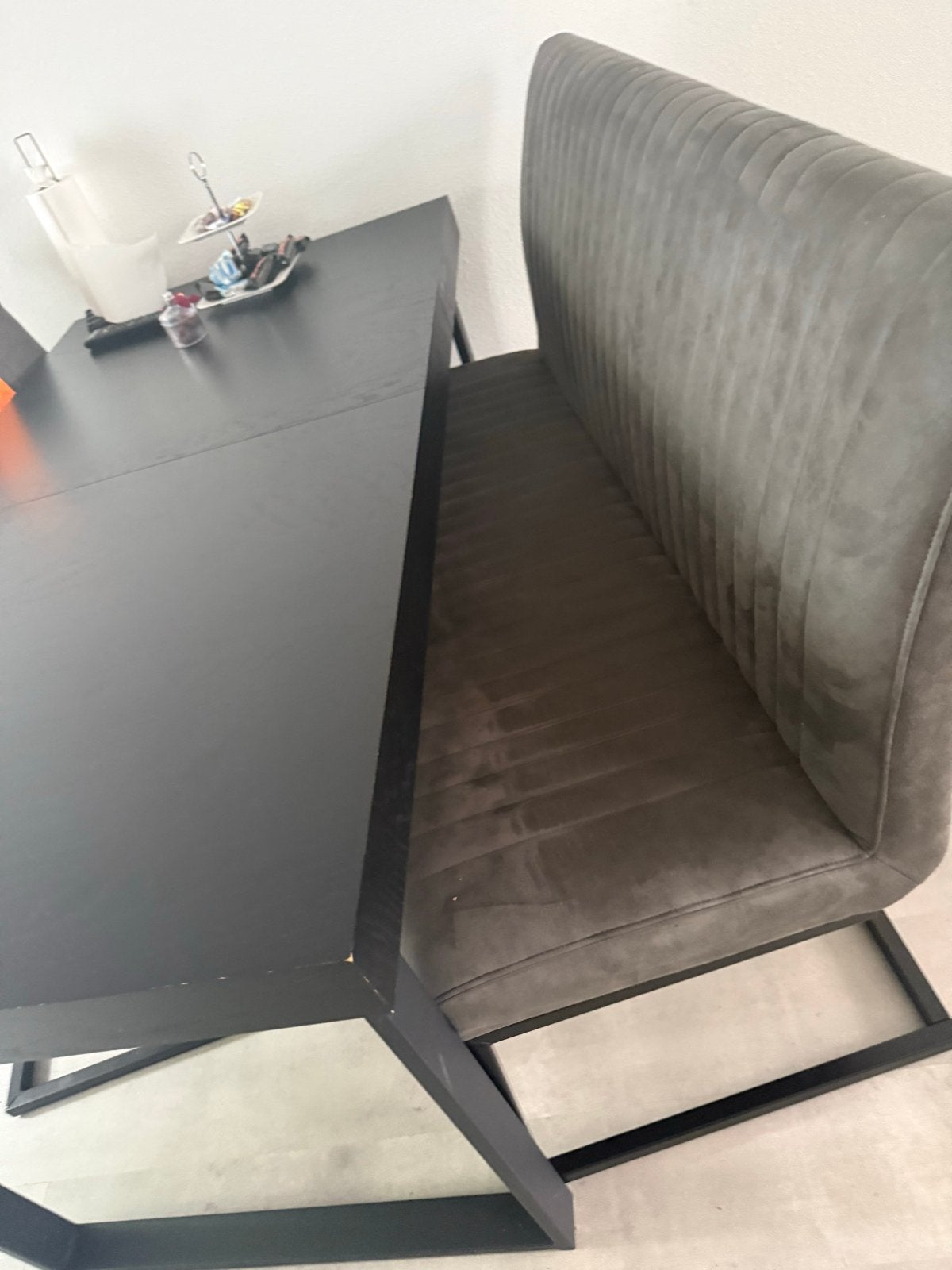 Moderne eetbank - Grijs stof met zwart metalen frame, Gebruikt, Twee, Ophalen of Verzenden, Stof