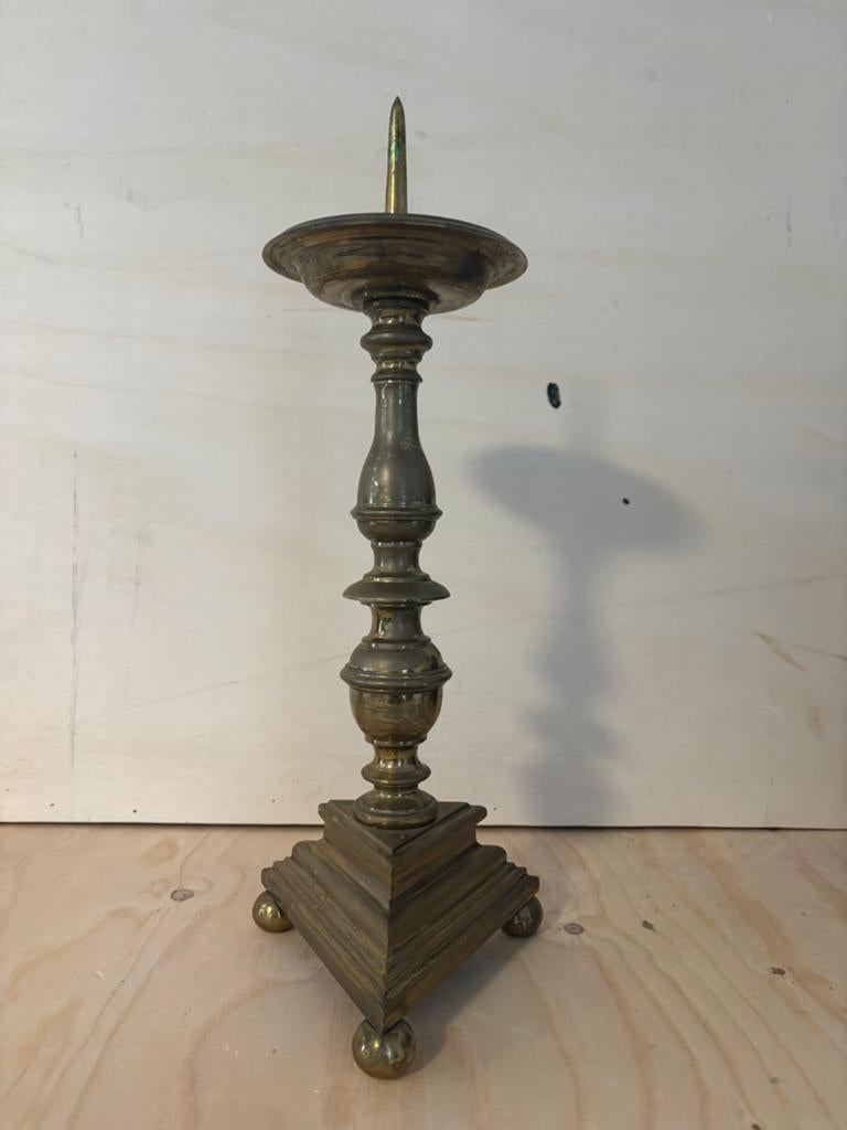 Massieve bronzen kandelaar, 18e eeuw, 43 cm hoog, Antiek en Kunst, Antiek | Kandelaars, Ophalen of Verzenden, Koper of Brons