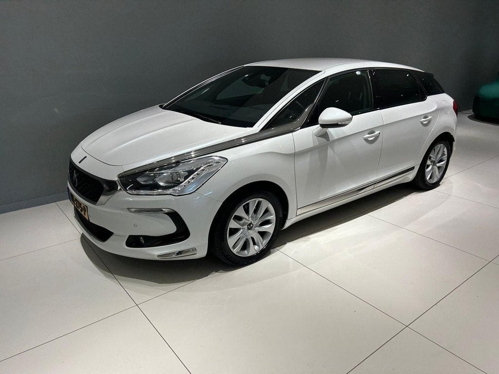 DS Ds5 THP 165pk S&S Aut Chic Winter+Zomer LMV Trekhaak!, Auto's, DS, 12 maanden, Stof, Gebruikt, 4 cilinders