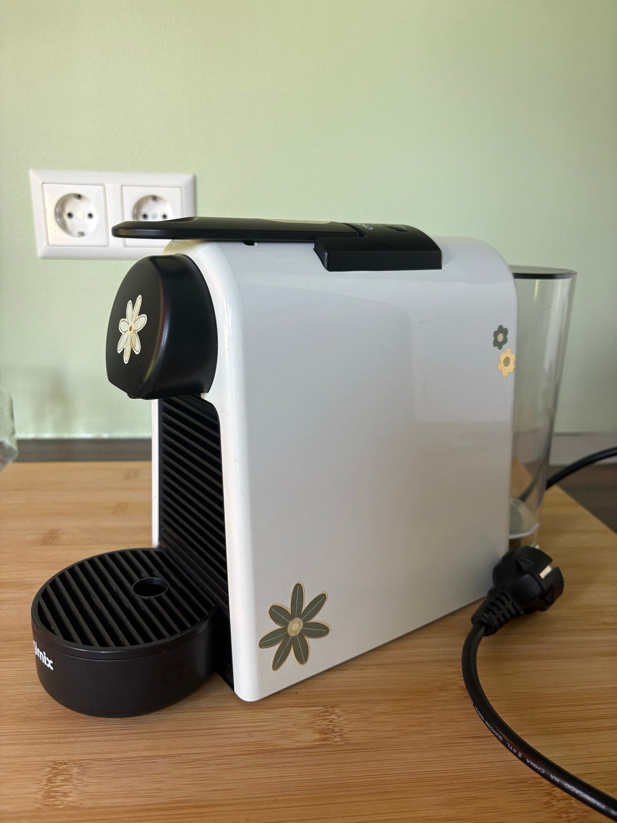 Nespresso Essenza Mini Wit - Compacte Koffiemachine, Ophalen, Espresso apparaat, Zo goed als nieuw, 1 kopje