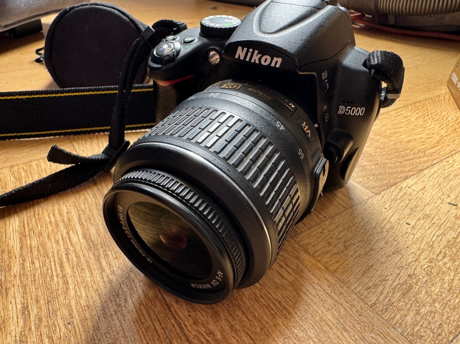 Nikon D5000 + 4 Nikon lenzen, Ophalen, Gebruikt, Spiegelreflex, Geheugenkaart