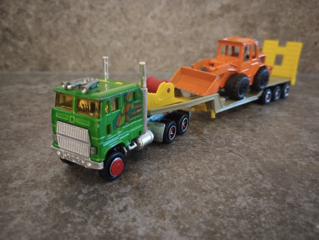 Majorette Ford CL 9000 Truck & Low Loader & Tracto 1/87, Ophalen of Verzenden, Gebruikt, Bus of Vrachtwagen, Majorette