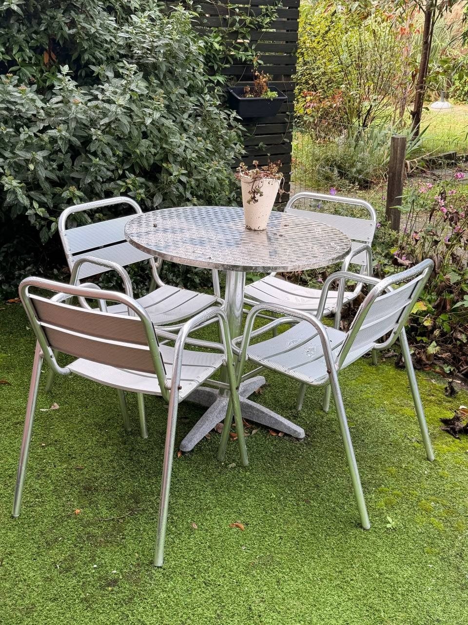Aluminium tuinset met 4 stoelen en ronde tafel