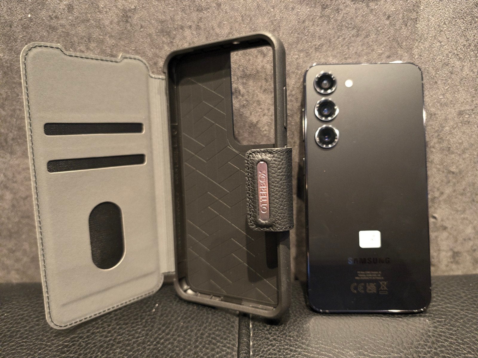 Samsung S23 Nieuw met Leren Hoes