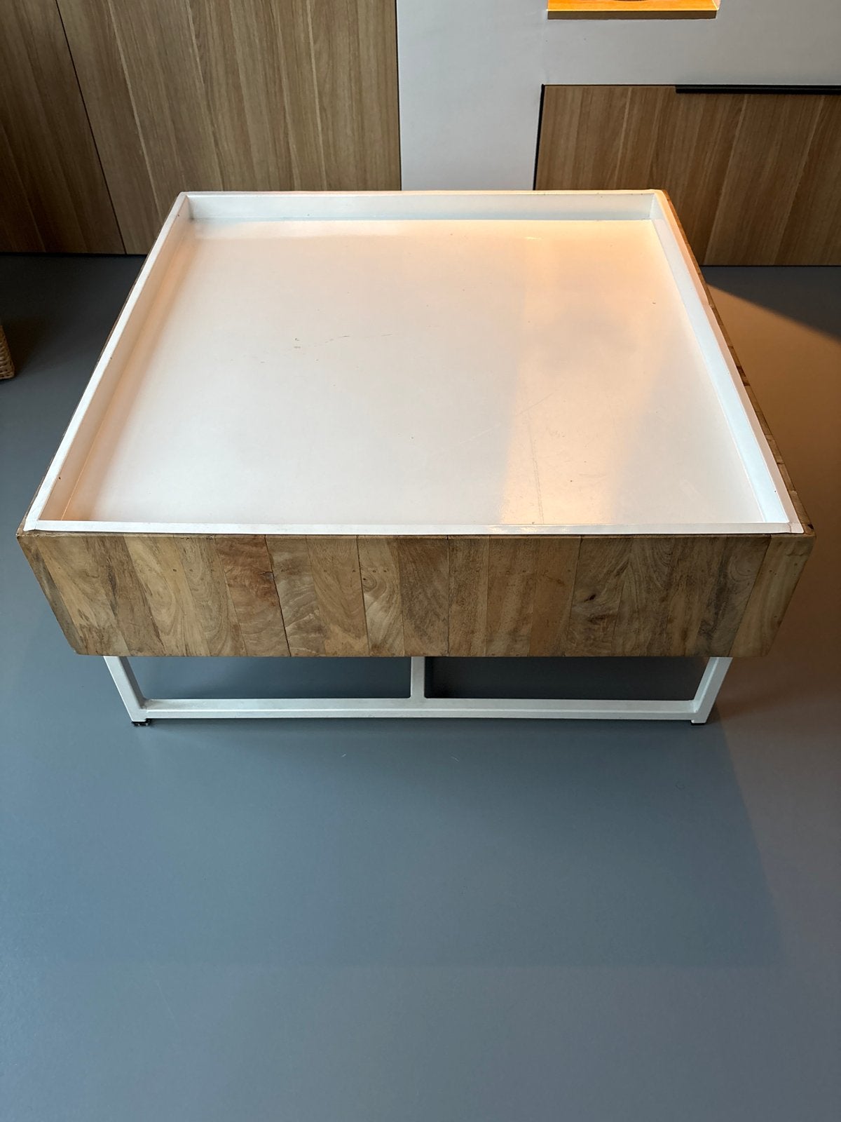 Salontafel met afneembaar wit plateau - 84x84 cm, Huis en Inrichting, Ophalen, Gebruikt, Vierkant, 50 tot 100 cm