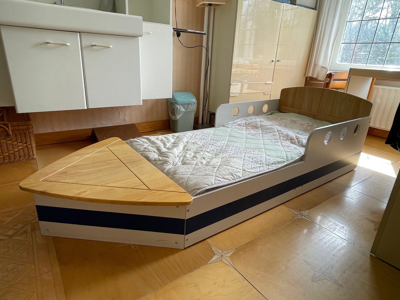 Kinderbed in bootvorm met opbergruimte, Ophalen, Gebruikt, Eenpersoons, Wit