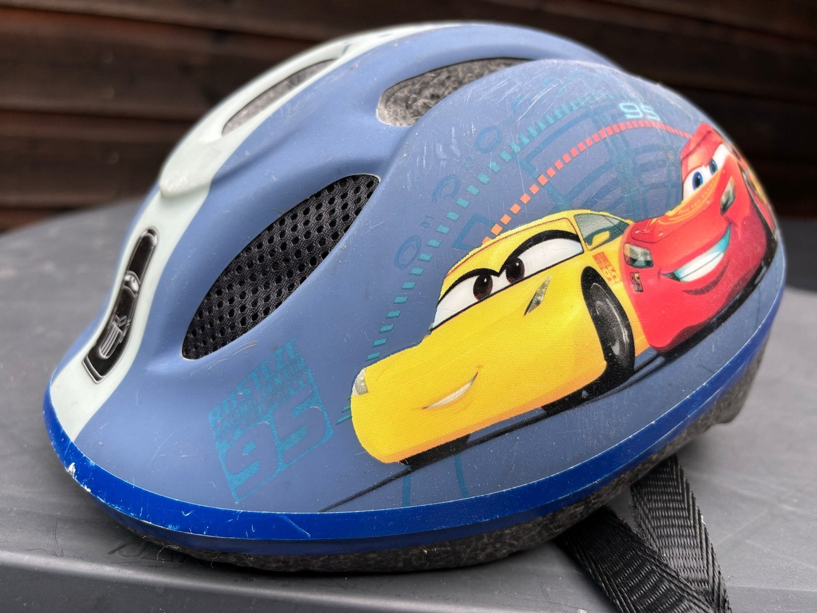 Cars fietshelm voor kinderen, maat M (50-56cm), Ophalen, Gebruikt, M, Jongen