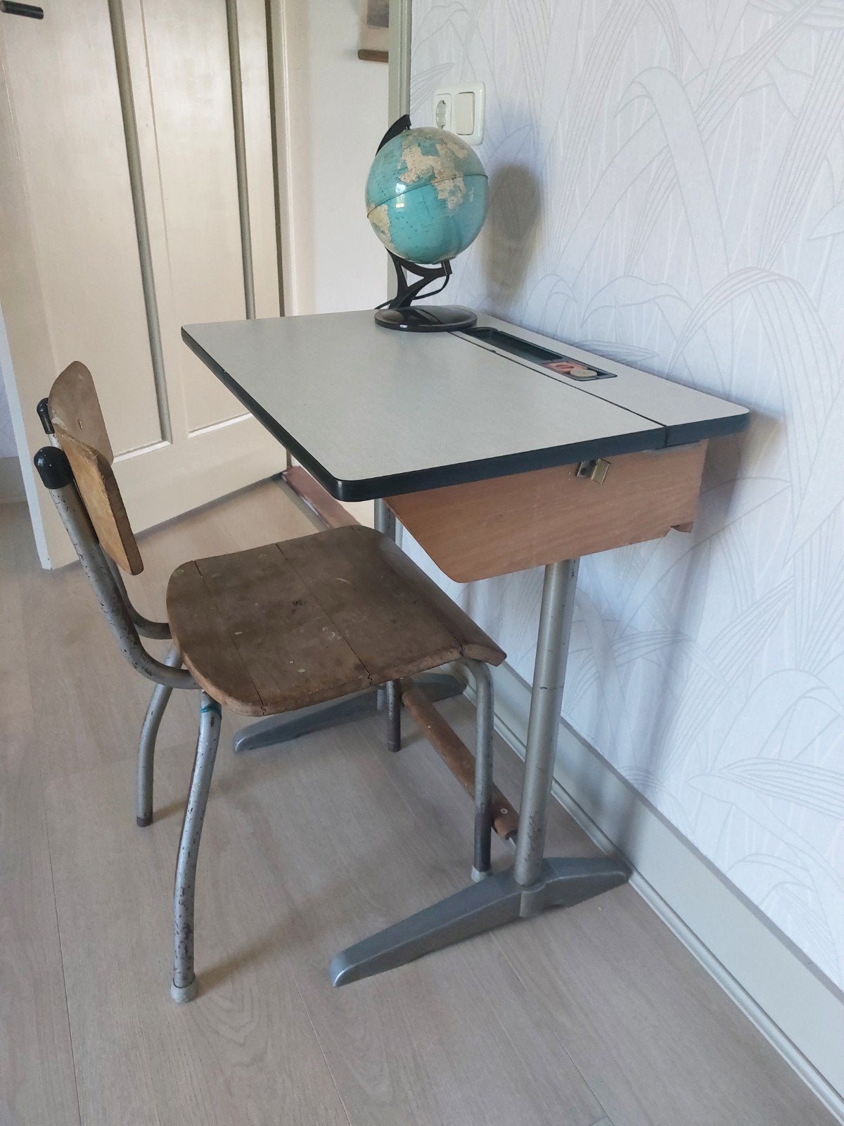 Vintage schoolbankje met stoel - Retro kinderbureau, Ophalen