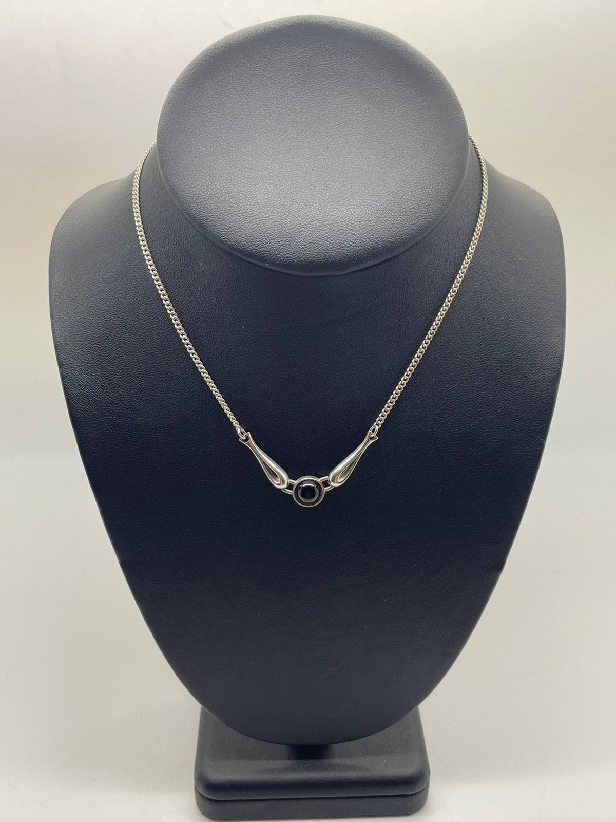 G421 Prachtige zilveren ketting met onyx hanger, Ophalen of Verzenden, Zilver, Ketting, Met edelsteen