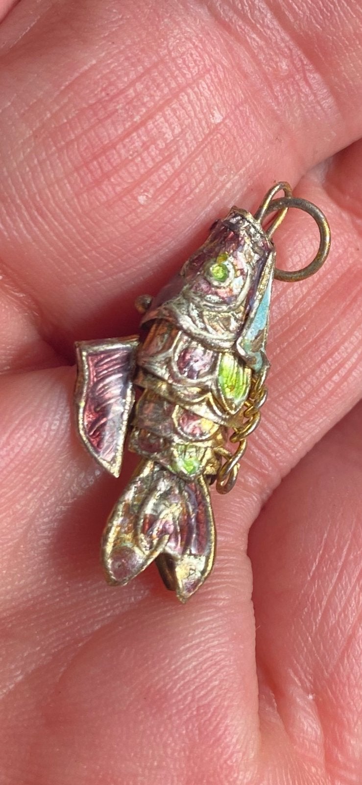 prachtig JAREN ‘70 ‘CLOISSONNÉ’ VIS BEDEL-/KETTING- HANGER, Overige materialen, Overige kleuren, Ophalen of Verzenden, Zo goed als nieuw