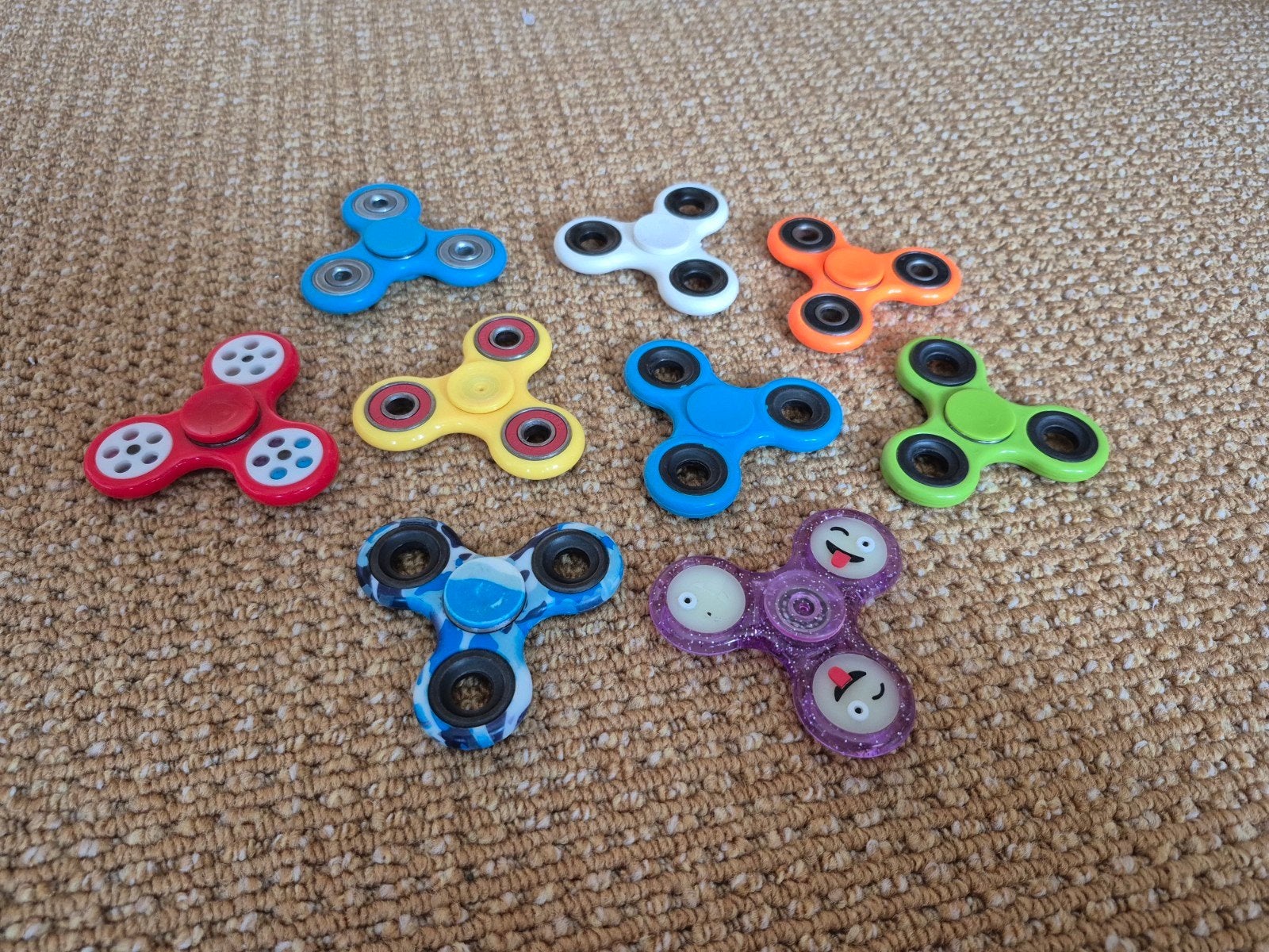 Set van 9 kleurrijke Fidget Spinners, Ophalen, Gebruikt, Jongen of Meisje