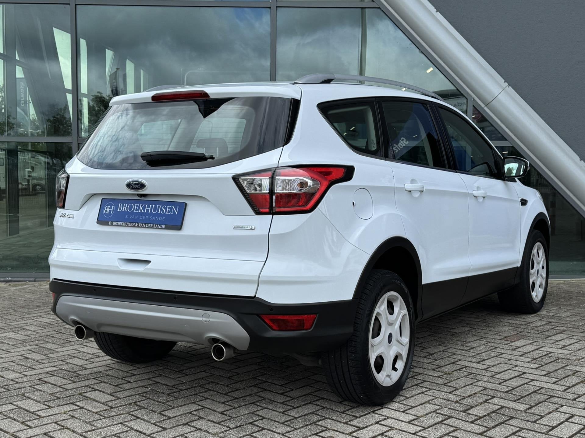 Ford Kuga 1.5 EcoBoost Trend Ultimate Camera / Navigatie / C, Auto's, Ford, Voorwielaandrijving, Stof, 4 cilinders, Wit