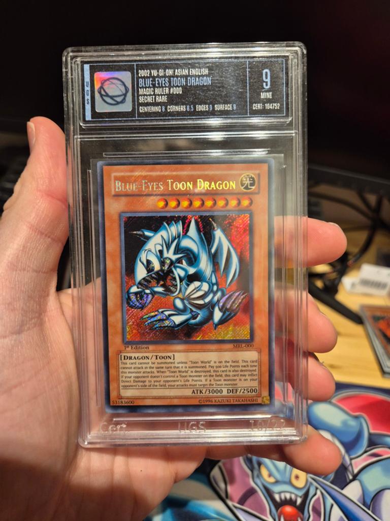 Yugioh MRL 000 1st Edition Blue Eyes Toon Dragon PSA 9, Hobby en Vrije tijd, Verzamelkaartspellen | Yu-gi-Oh!, Ophalen of Verzenden