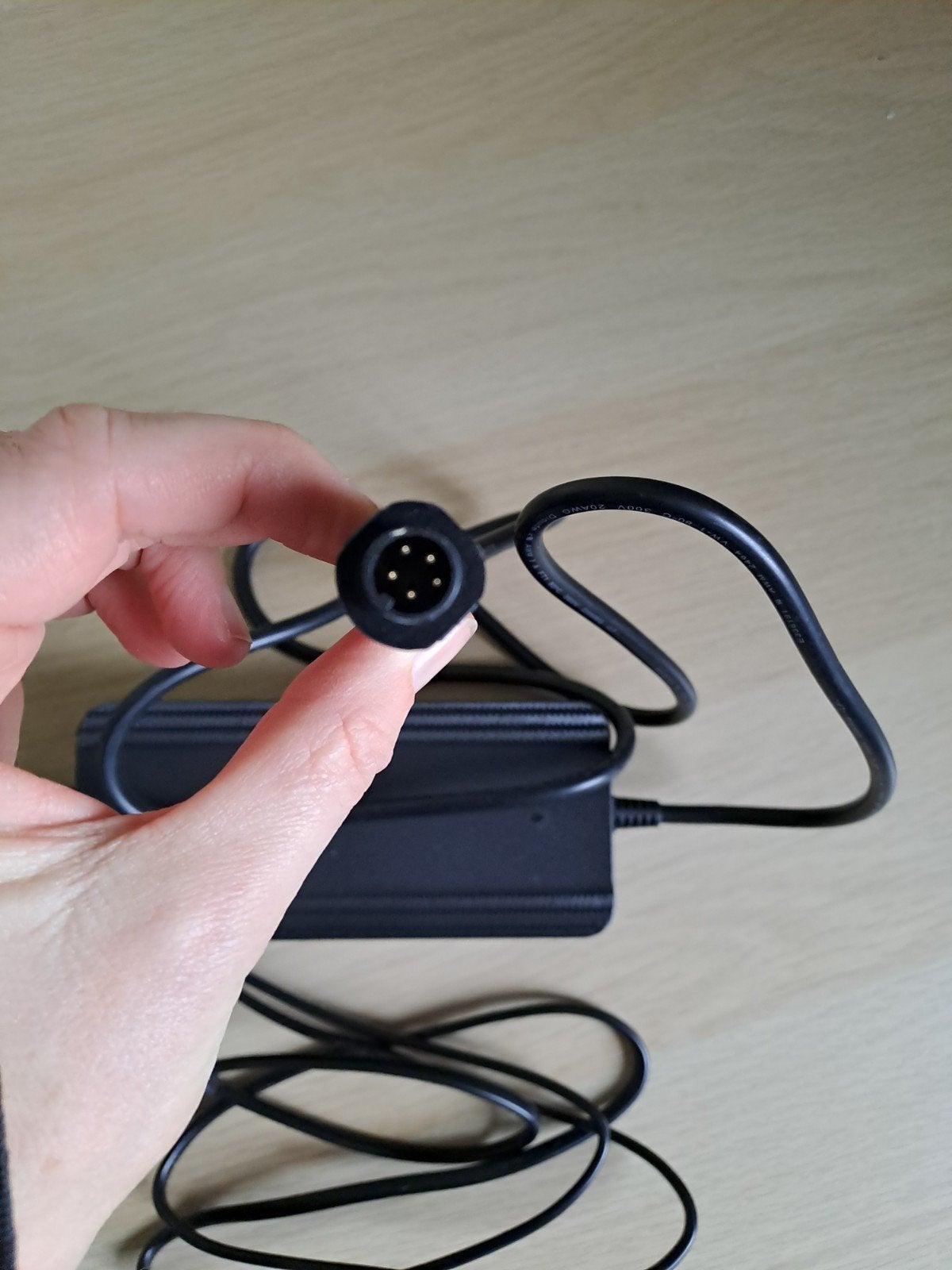 Oplader voor elektrische fiets (5-pins), Zo goed als nieuw