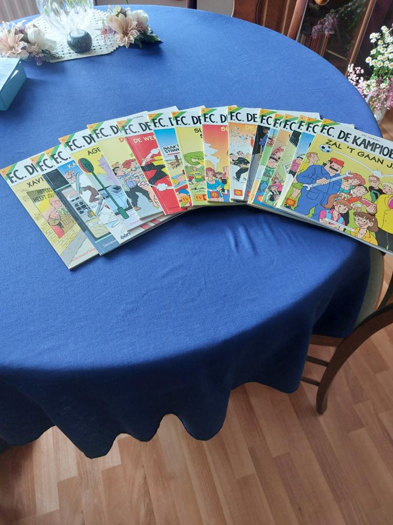 Diverse stripboeken van FC De Kampioenen - 1 t/m 5 en meer, Meerdere stripboeken, Ophalen, Gelezen