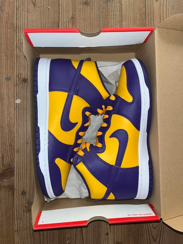Nike dunk high court purple | maat 44 | kleuren: paars/geel, Kleding | Heren, Schoenen, Overige kleuren, Nieuw, Ophalen of Verzenden
