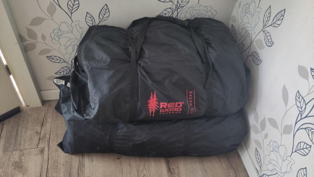 4 persoons Familie tent Redwood aspen 320, Ophalen of Verzenden, Zo goed als nieuw, Tot en met 4