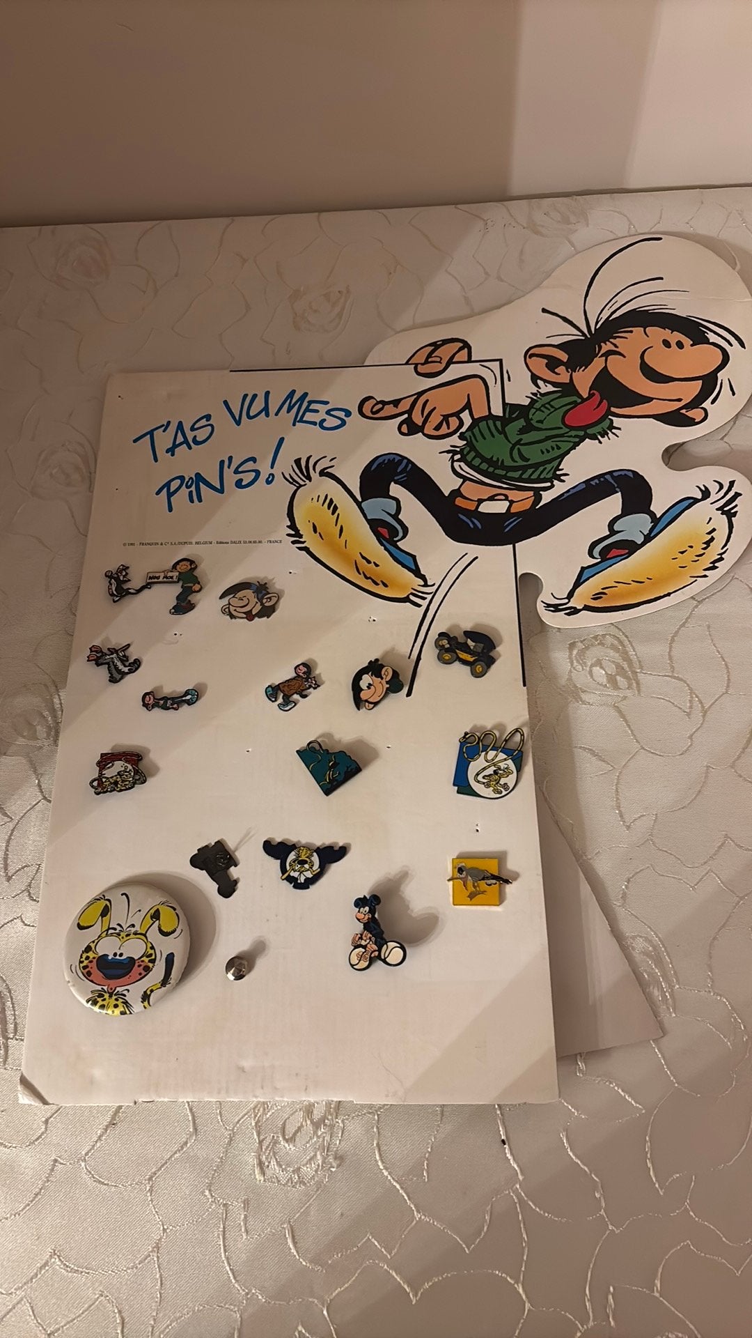 Vintage Guust Flater & Marsupilami pin-set  Display jaren 90, Verzamelen, Stripfiguren, Ophalen of Verzenden, Gebruikt, Beeldje of Figuurtje