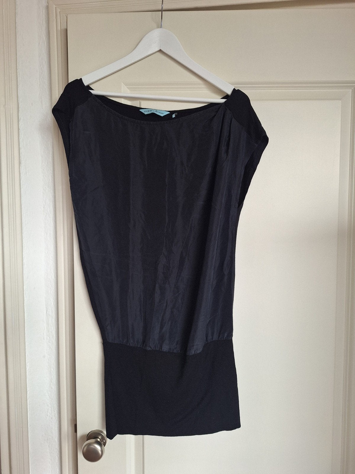 Stijlvolle Zwarte Tuniek/Jurk Guess by Marciano Maat S, Zwart, Ophalen of Verzenden, Zo goed als nieuw, Guess by Marciano