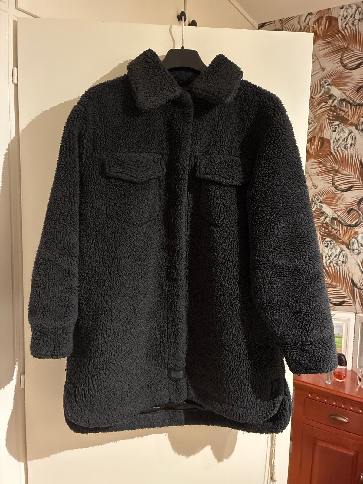 UGG Frankie Zwarte Teddy Jas - Maat L, Ophalen of Verzenden, Gedragen, Maat 42/44 (L), Zwart
