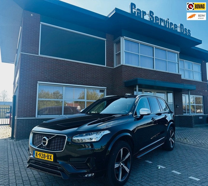 Volvo XC90 2.0 D5 AWD Inscription R-Design Carplay - Trekhaa, 4 cilinders, 1969 cc, 1914 kg, Zwart